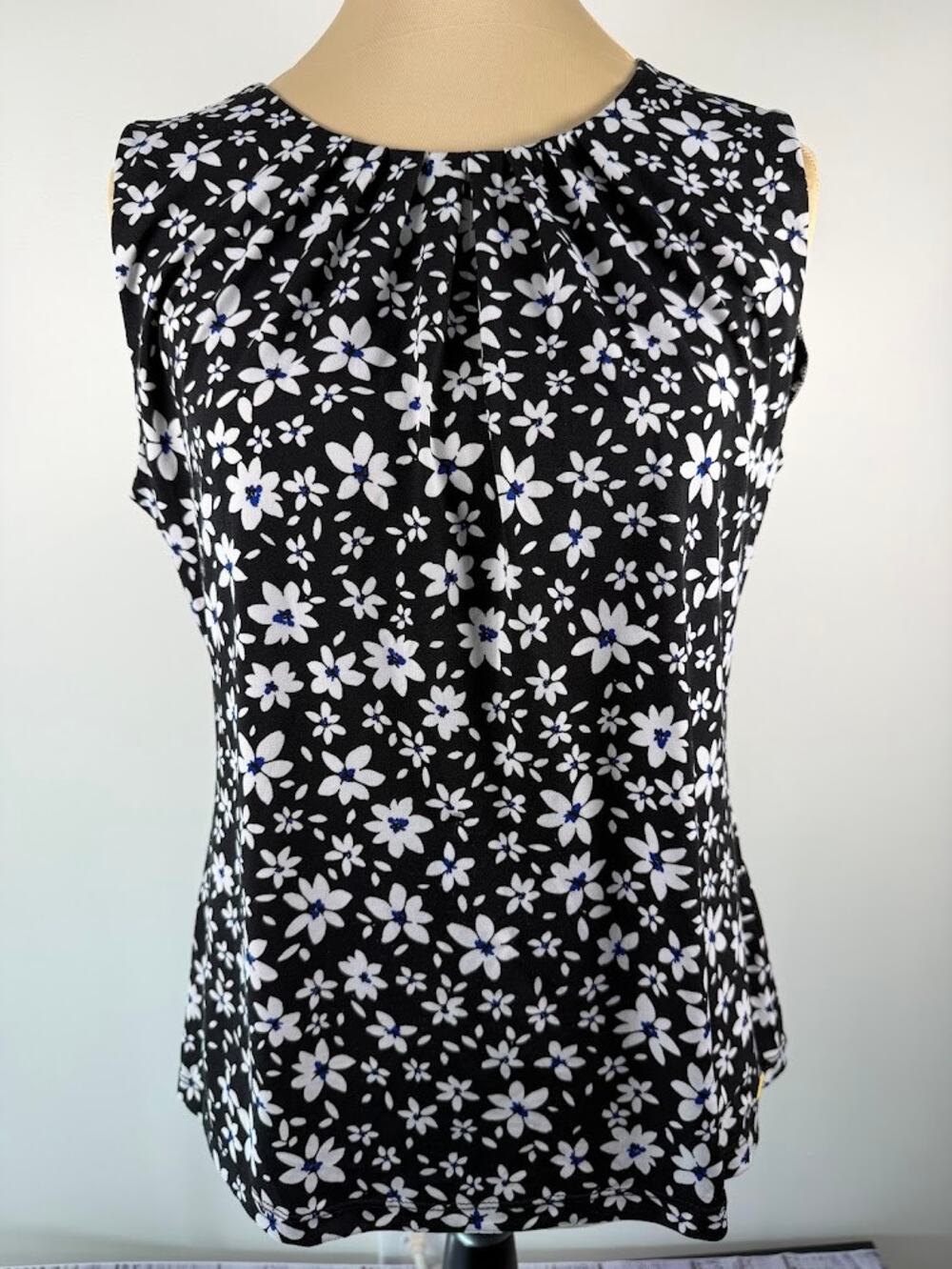 Calvin Klein Womens Sleeveless Pleat Neck Top L Black White Floral Daisy Print